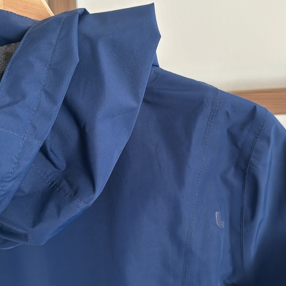 Lole Women’s Raincoat - Picture 8 of 8